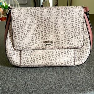 Guess crossbody (purse)